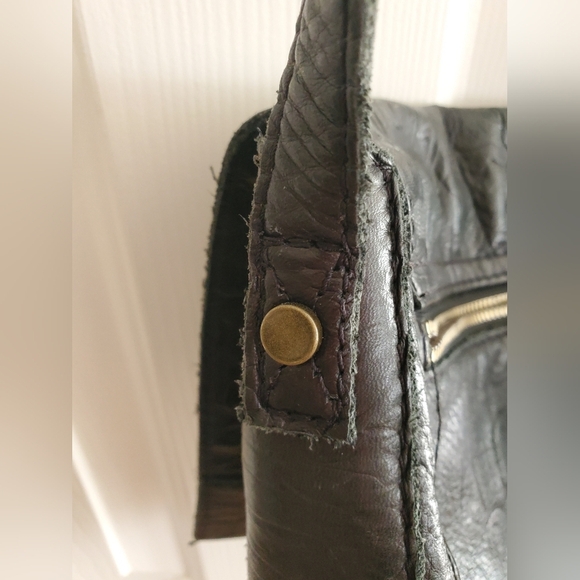 America Leather Co Leather Embossed Navy Crossbody - Picture 13 of 14